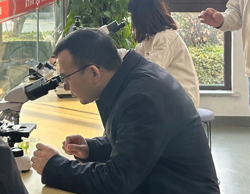 艾詩(shī)特蝦青素