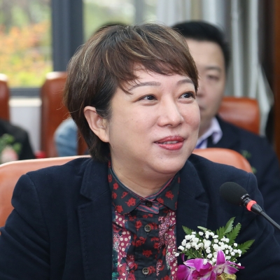 萬靜-武漢大學(xué)中南醫(yī)院心血管內(nèi)科副主任、主任醫(yī)師，博士生導(dǎo)師