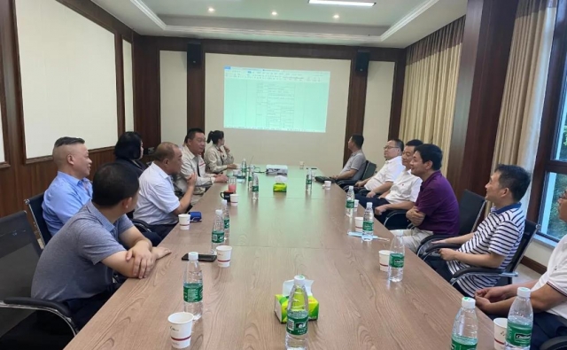 荊州市政協(xié)主席等領(lǐng)導(dǎo)親臨蝦青素基地，為民族品牌“艾詩特”產(chǎn)業(yè)升級(jí)出謀劃策